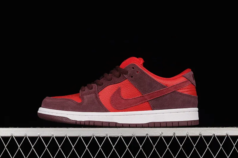 All Categories Nk SB Dunk Series Nk SB Dunk Low Low-top sneakers Cost-effective version Nk SB Dunk Low "Red Volcano" Volcanic red SB low-top sports and leisure sneakers DM0807-600